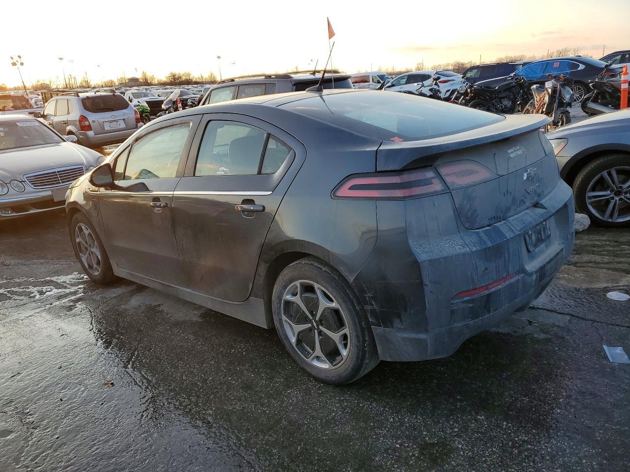 2013 Chevrolet Volt - Фото 2