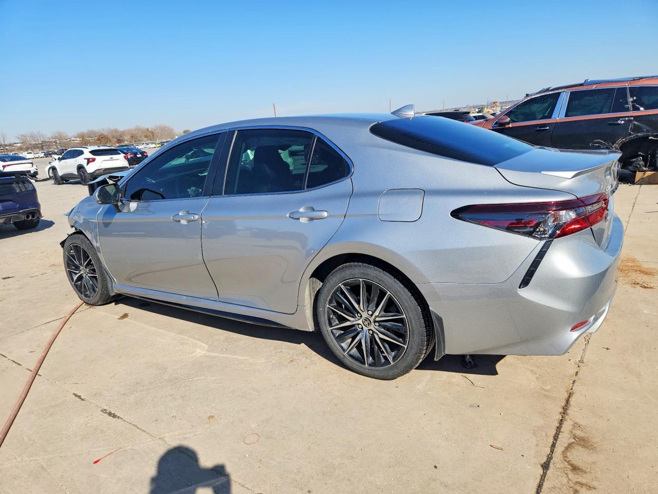 2024 Toyota Camry Se - Фото 2