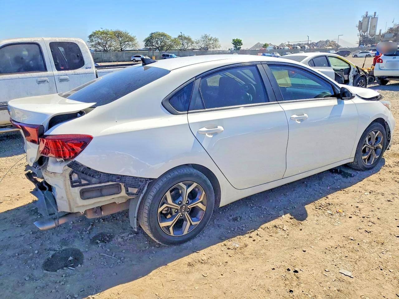 2020 Kia Forte Lxs - Фото 3