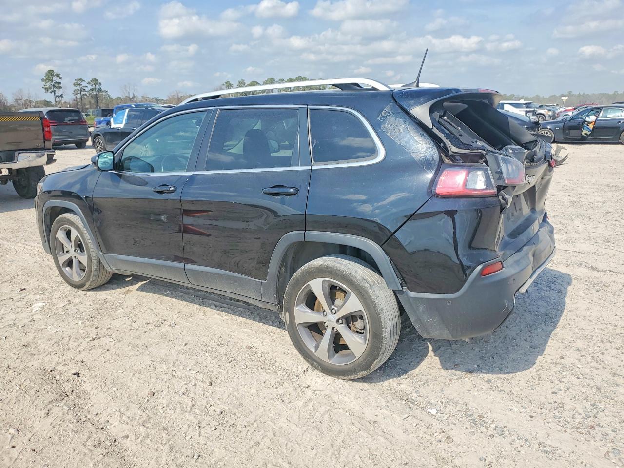 2019 Jeep Cherokee Limited - Image 2
