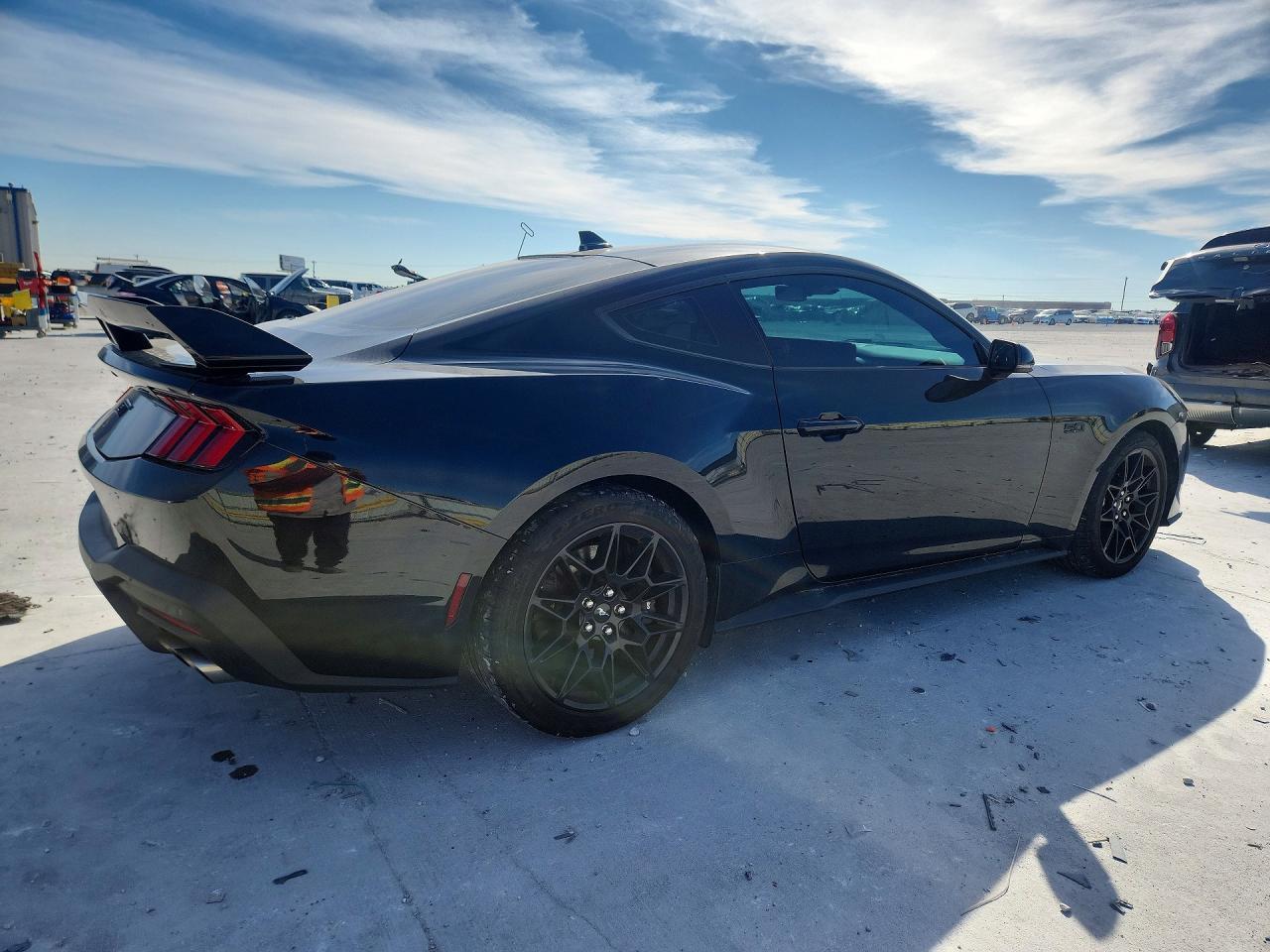 2024 Ford Mustang Gt - Фото 3