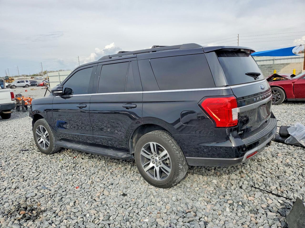 2024 Ford Expedition Xlt - Image 2