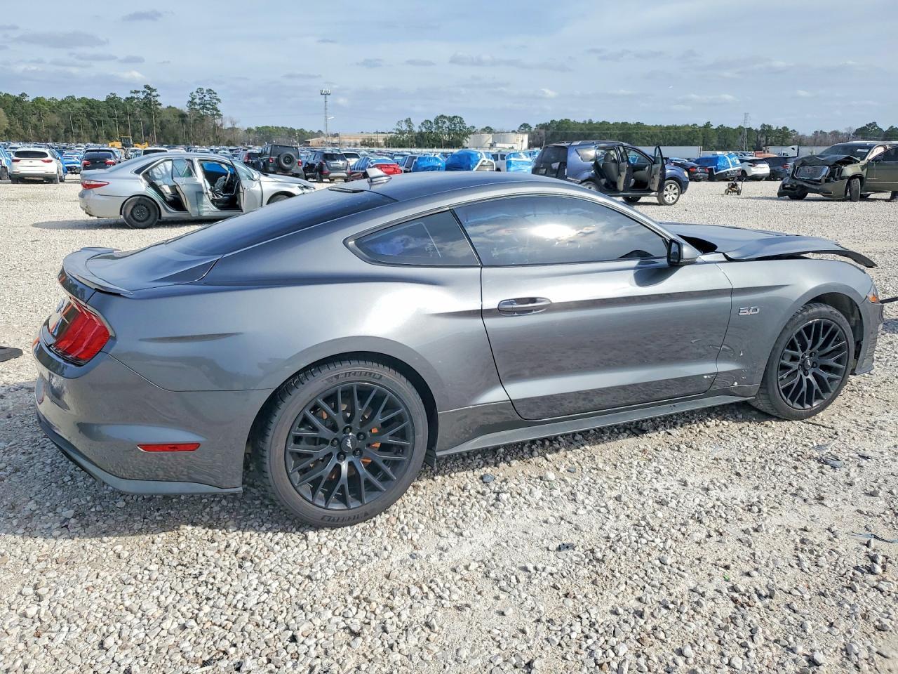 2021 Ford Mustang Gt - Фото 3