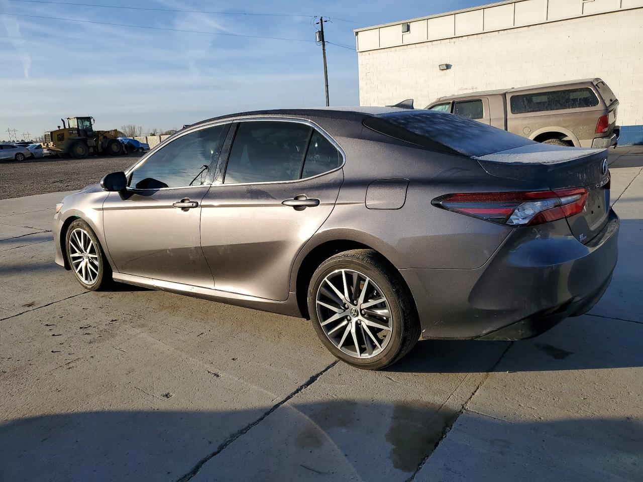 2024 Toyota Camry Xle - Фото 2