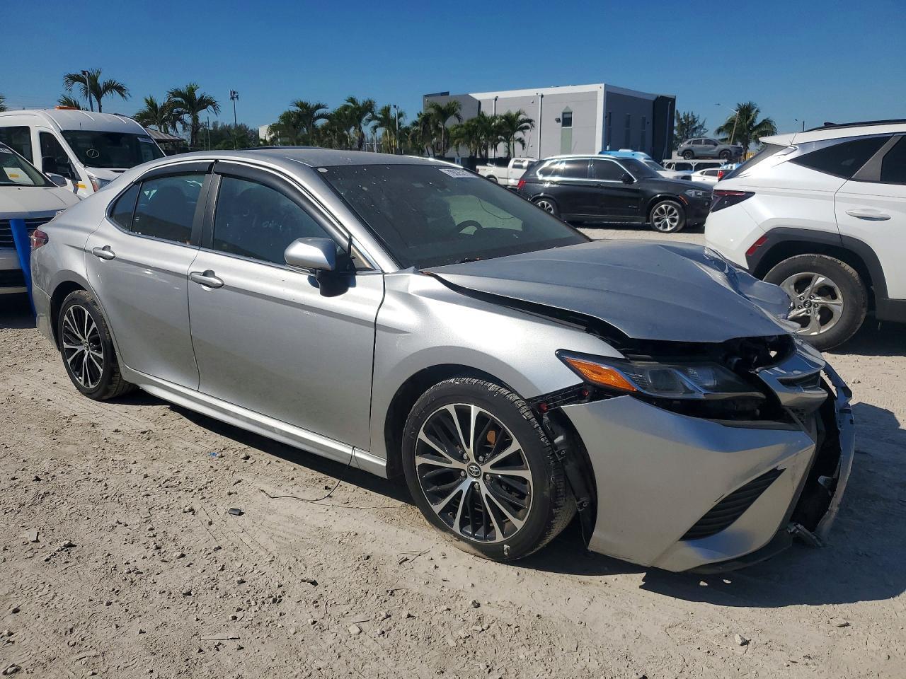 2018 Toyota Camry Se - Фото 4