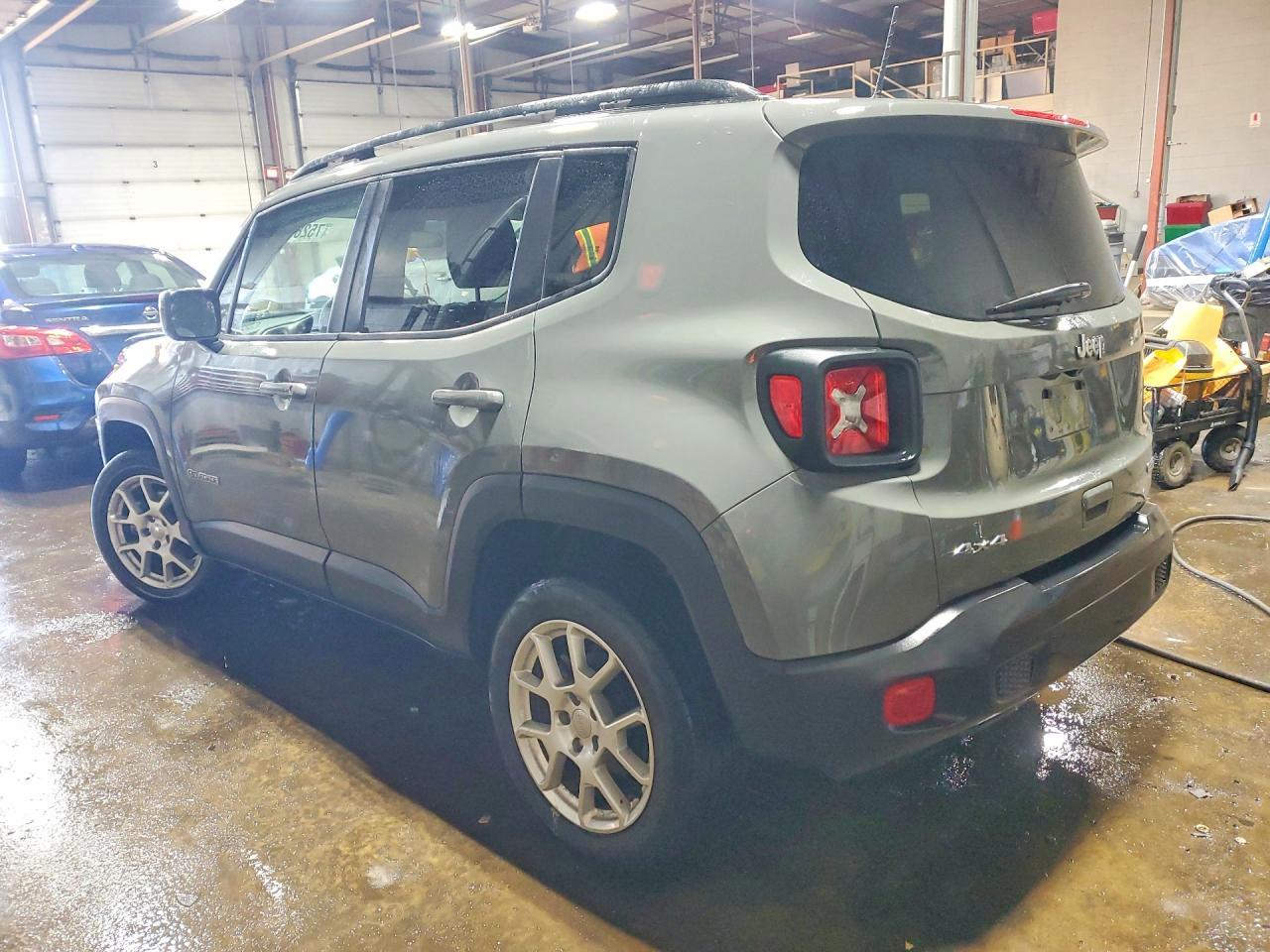 2021 Jeep Renegade Latitude - Фото 2