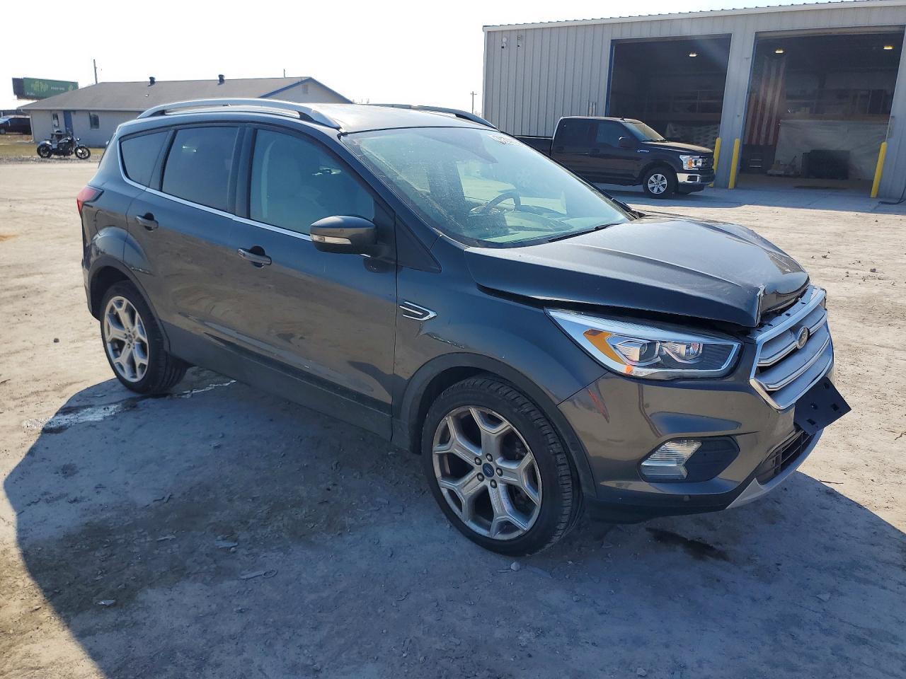 2019 Ford Escape Titanium - Image 4