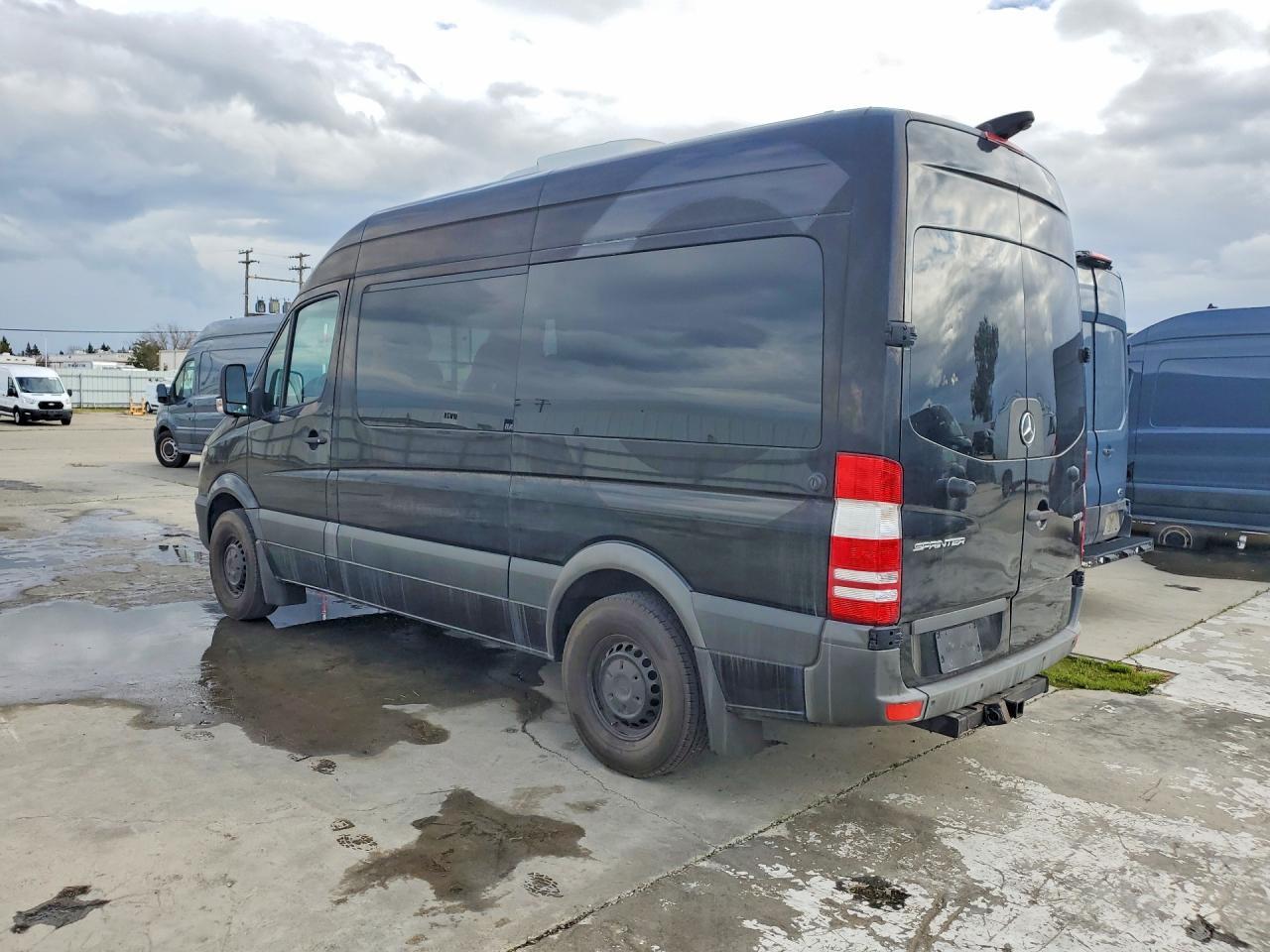 2017 Mercedes-Benz Sprinter 2500 - Фото 2