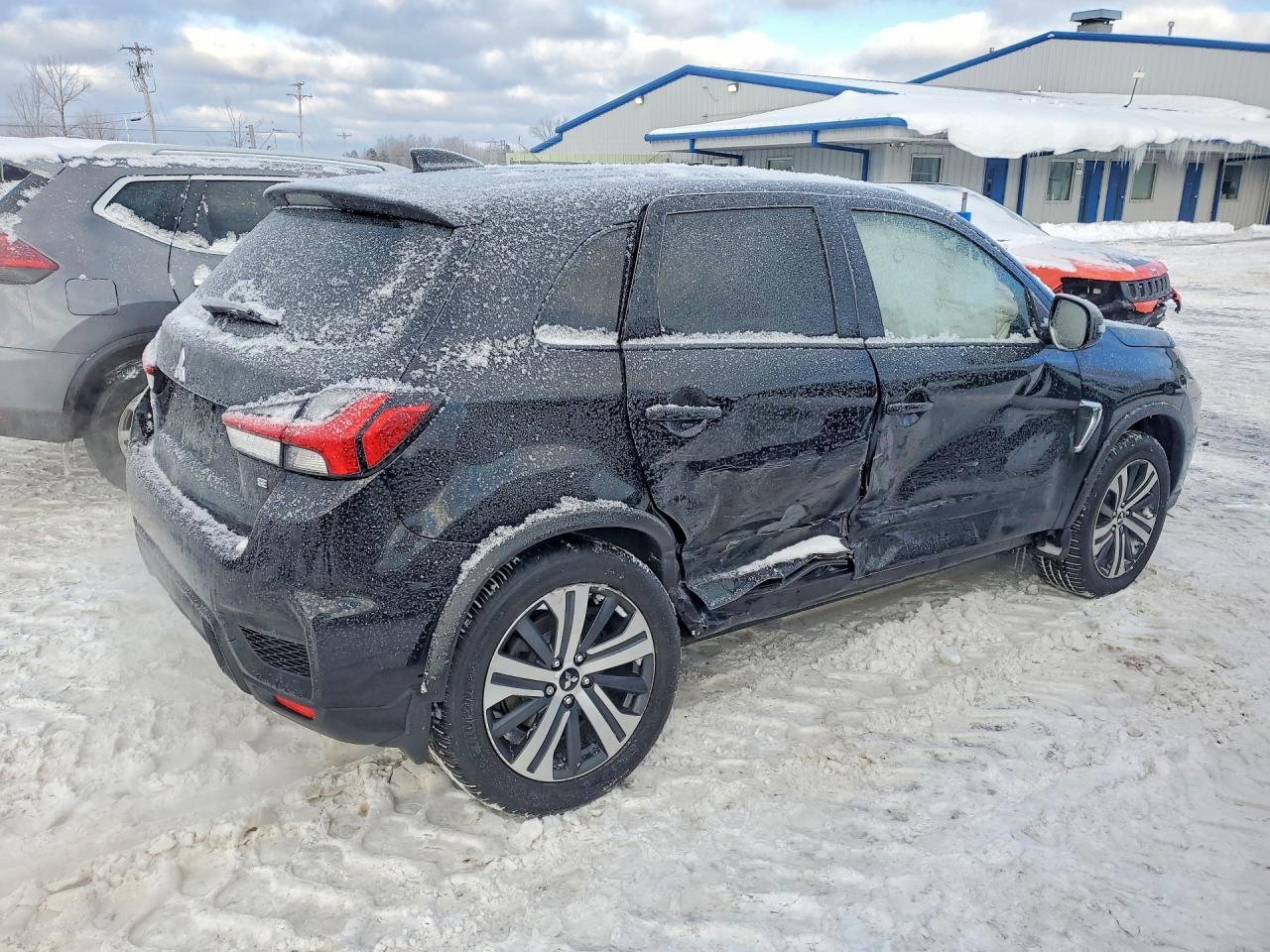 2022 Mitsubishi Outlander Sport Se - Фото 3