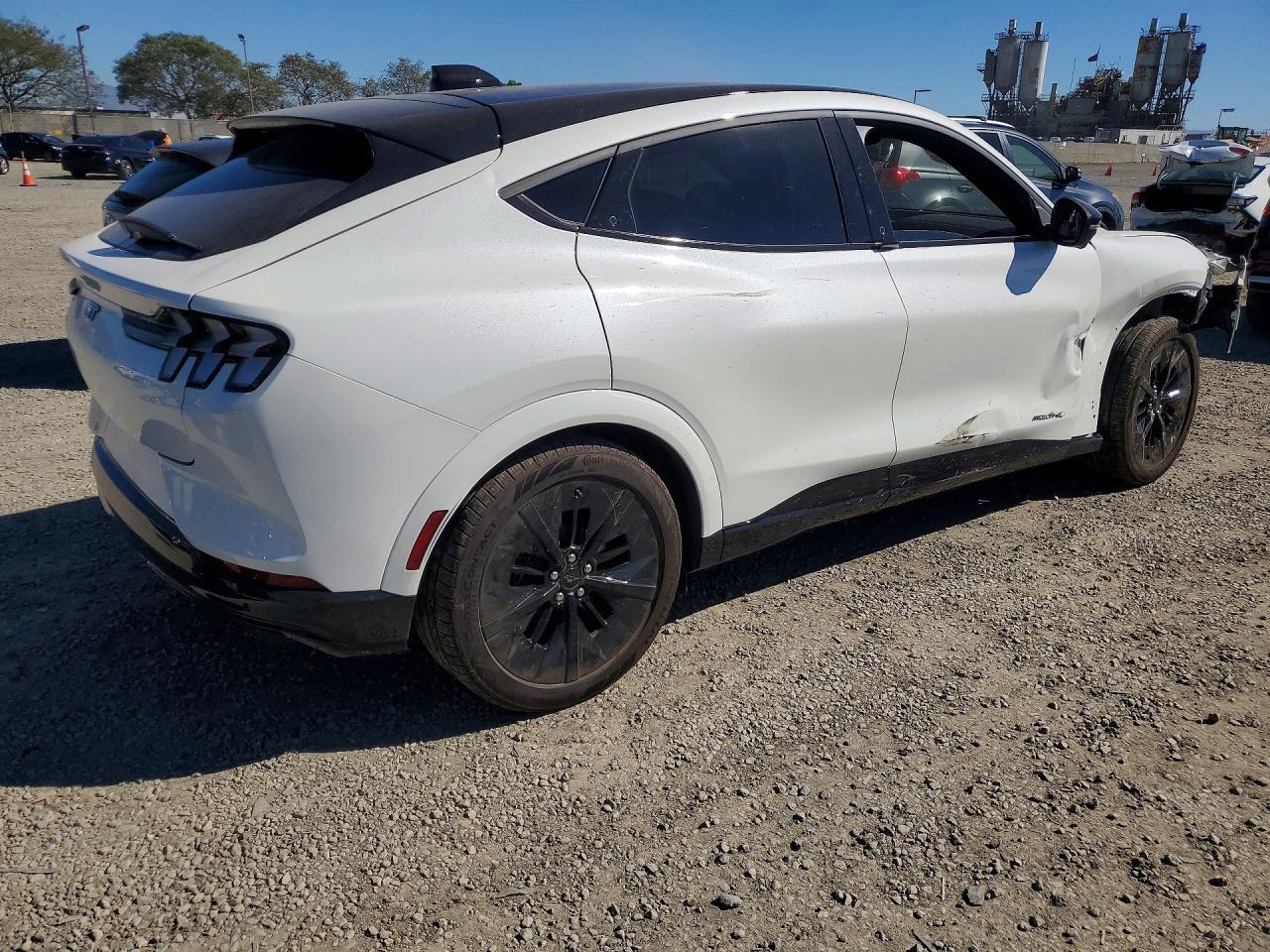 2025 Ford Mustang Mach-E Gt - Фото 3