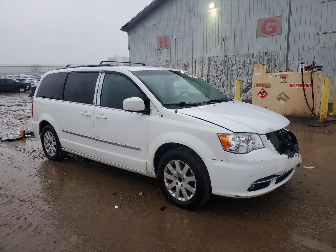 2014 Chrysler Town & Country Touring - Фото 4