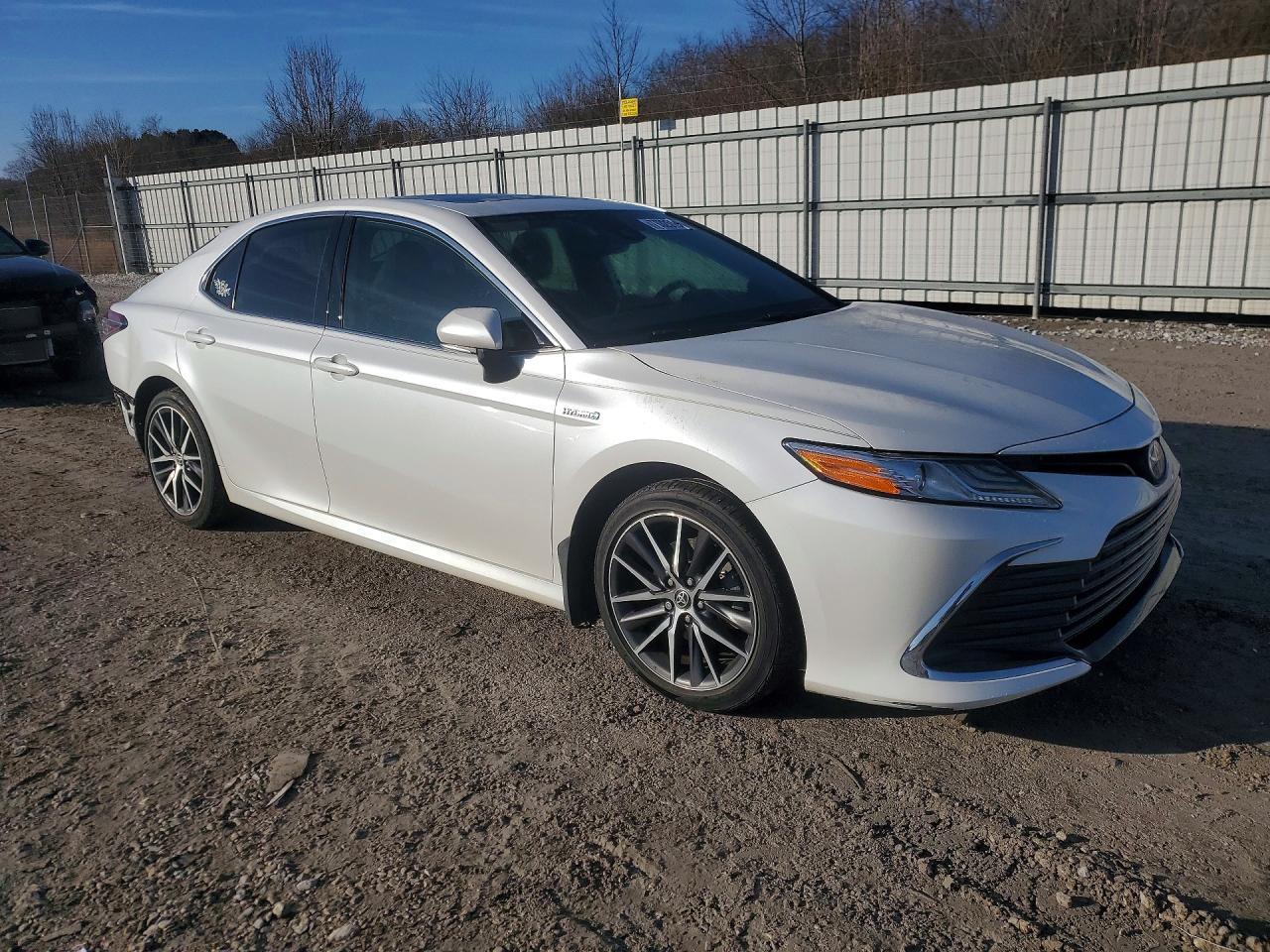 2021 Toyota Camry Xle - Фото 4