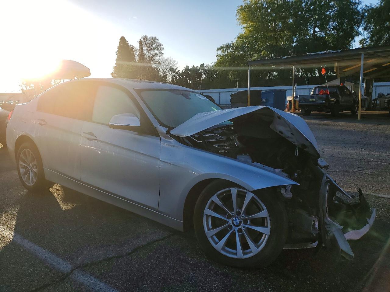 2016 BMW 3 Series - Фото 4