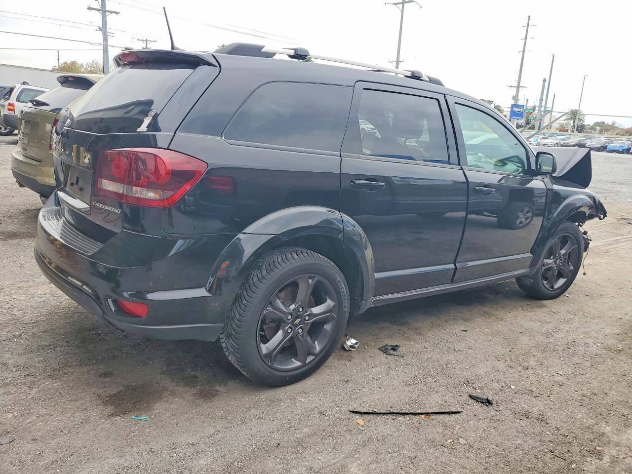 2019 Dodge Journey Crossroad - Image 3