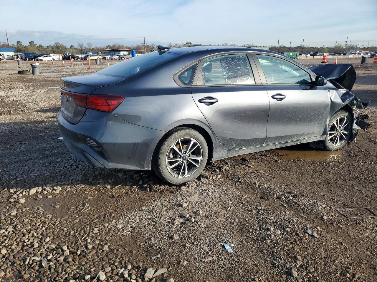 2024 Kia Forte - Image 3