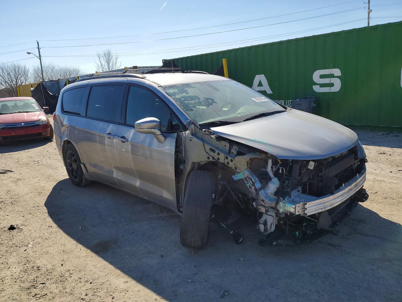 2018 Chrysler Pacifica Touring L - Image 4