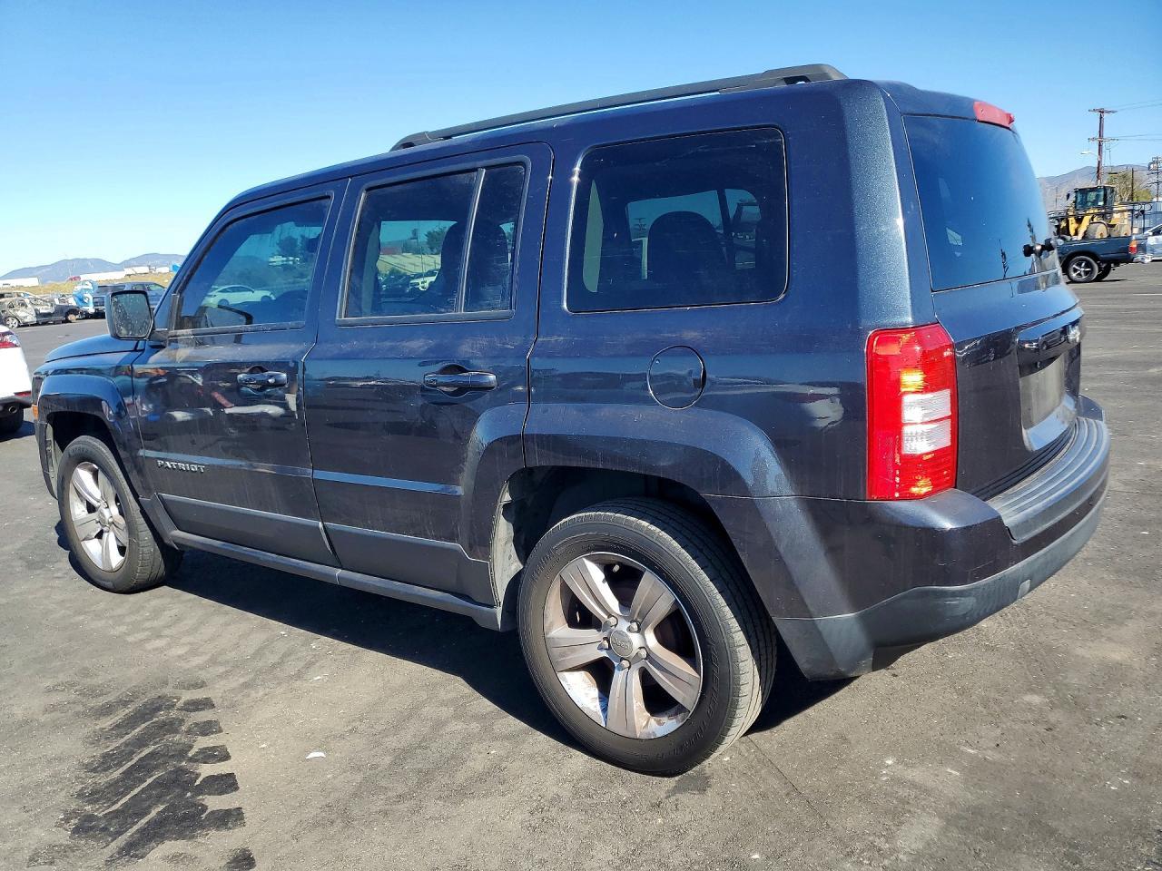 2015 Jeep Patriot Latitude - Фото 2
