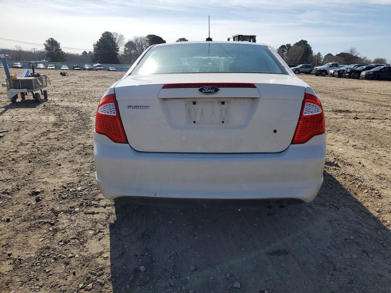 2011 Ford Fusion S - Image 6