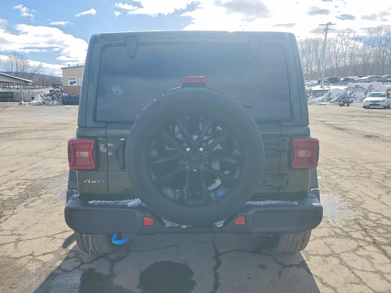 2023 Jeep Wrangler Sahara 4Xe - Image 6