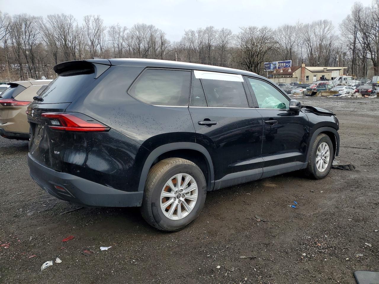 2025 Toyota Grand Highlander Xle - Image 3