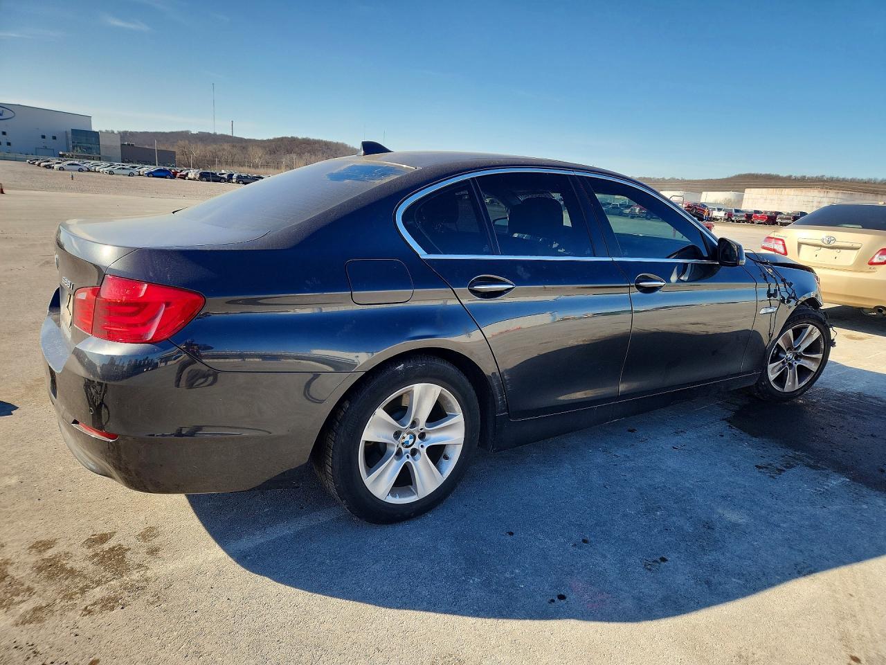 2011 BMW 5 Series 5 - Image 3