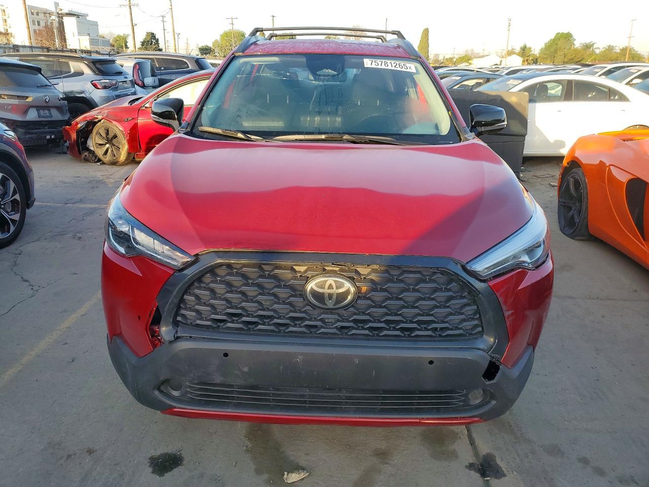 2025 Toyota Corolla Cross Le - Image 5