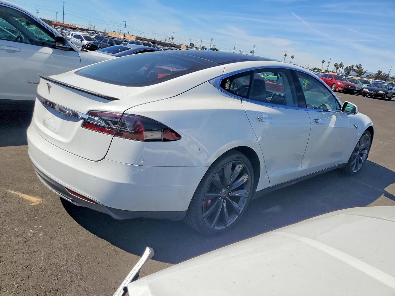 2014 Tesla Model S - Фото 3