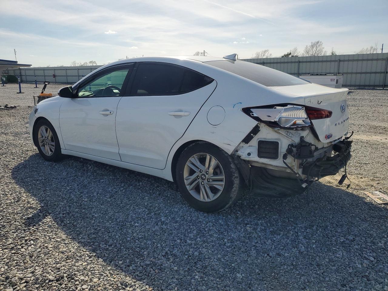 2019 Hyundai Elantra Sel - Фото 2