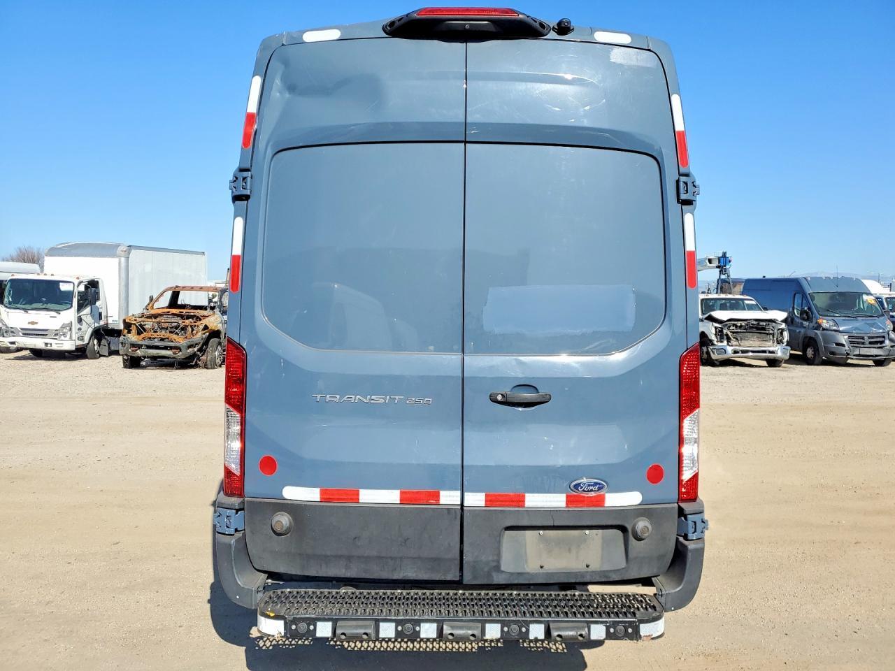2021 Ford Transit T-250 Cargo ** R & D * Pri Fleet ** - Фото 6