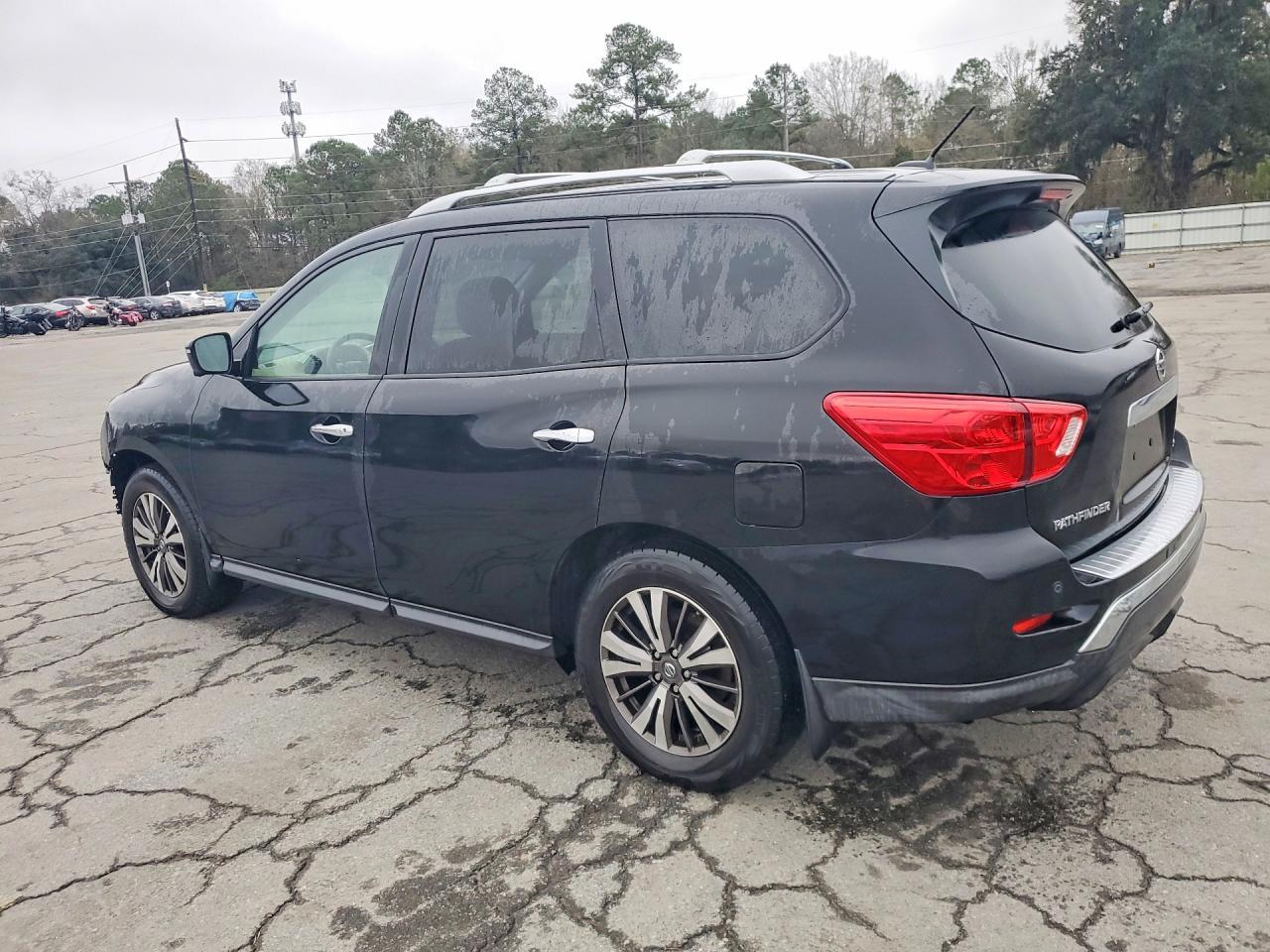 2017 Nissan Pathfinder S - Фото 2