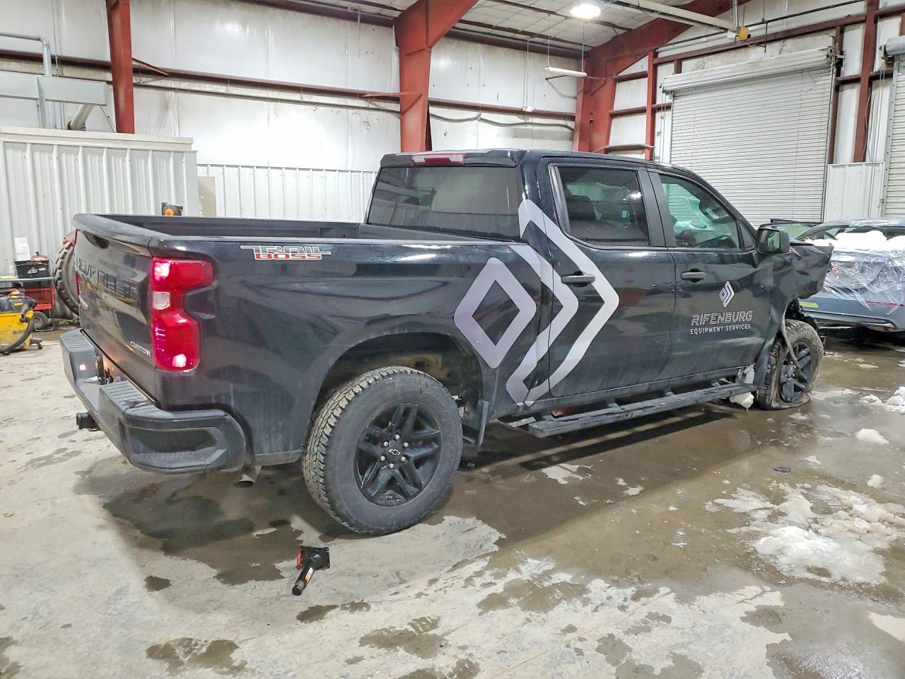 2022 Chevrolet Silverado K1500 Trail Boss Custom - Фото 3