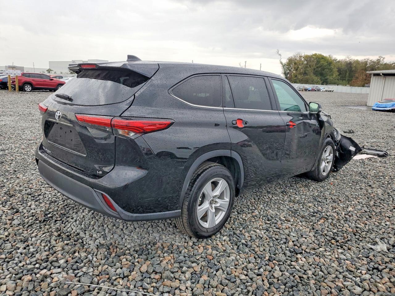 2021 Toyota Highlander Le - Image 3