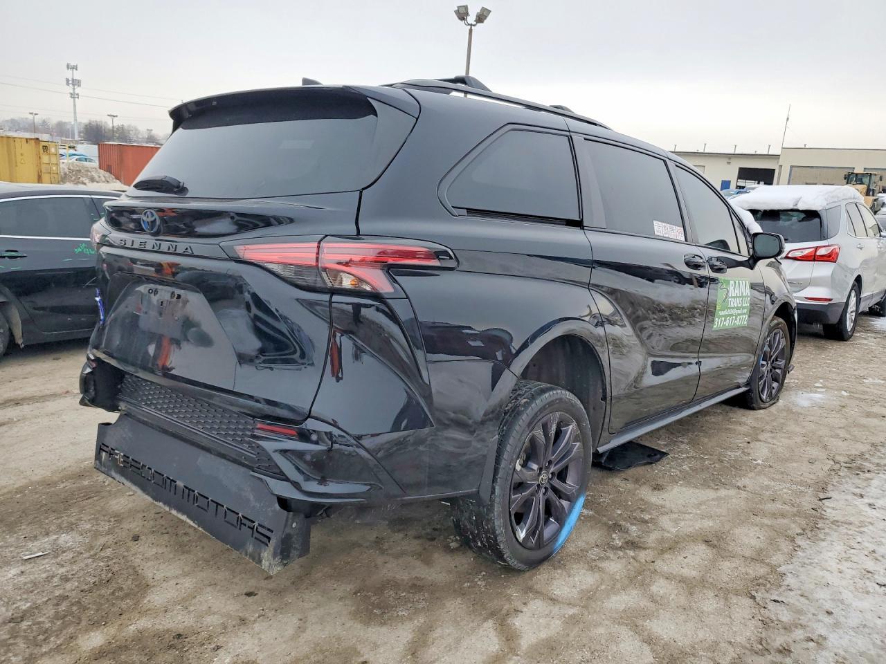 2021 Toyota Sienna Xse - Фото 3