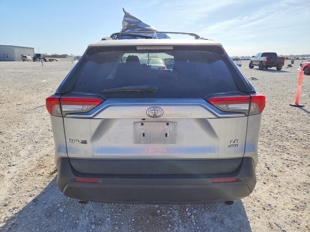 2021 Toyota Rav4 Le - Фото 6
