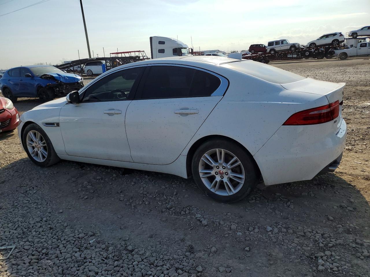 2018 Jaguar Xe Premium 20D Tdsl - Фото 2