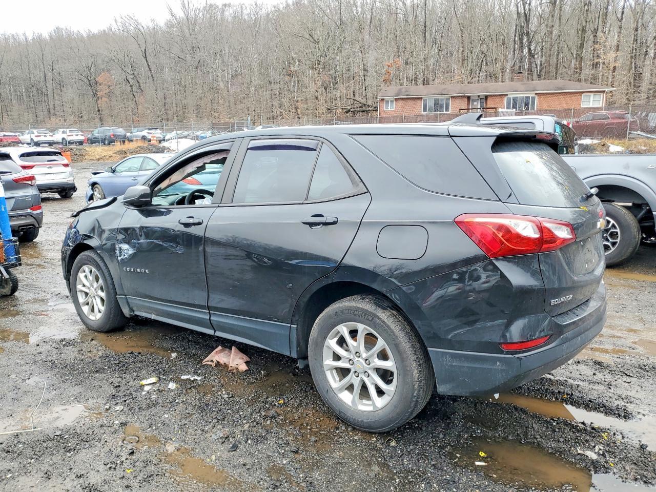 2020 Chevrolet Equinox Ls - Фото 2
