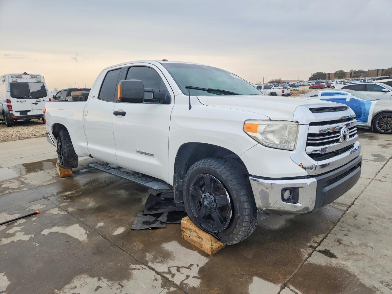 2017 Toyota Tundra Sr5 - Image 4