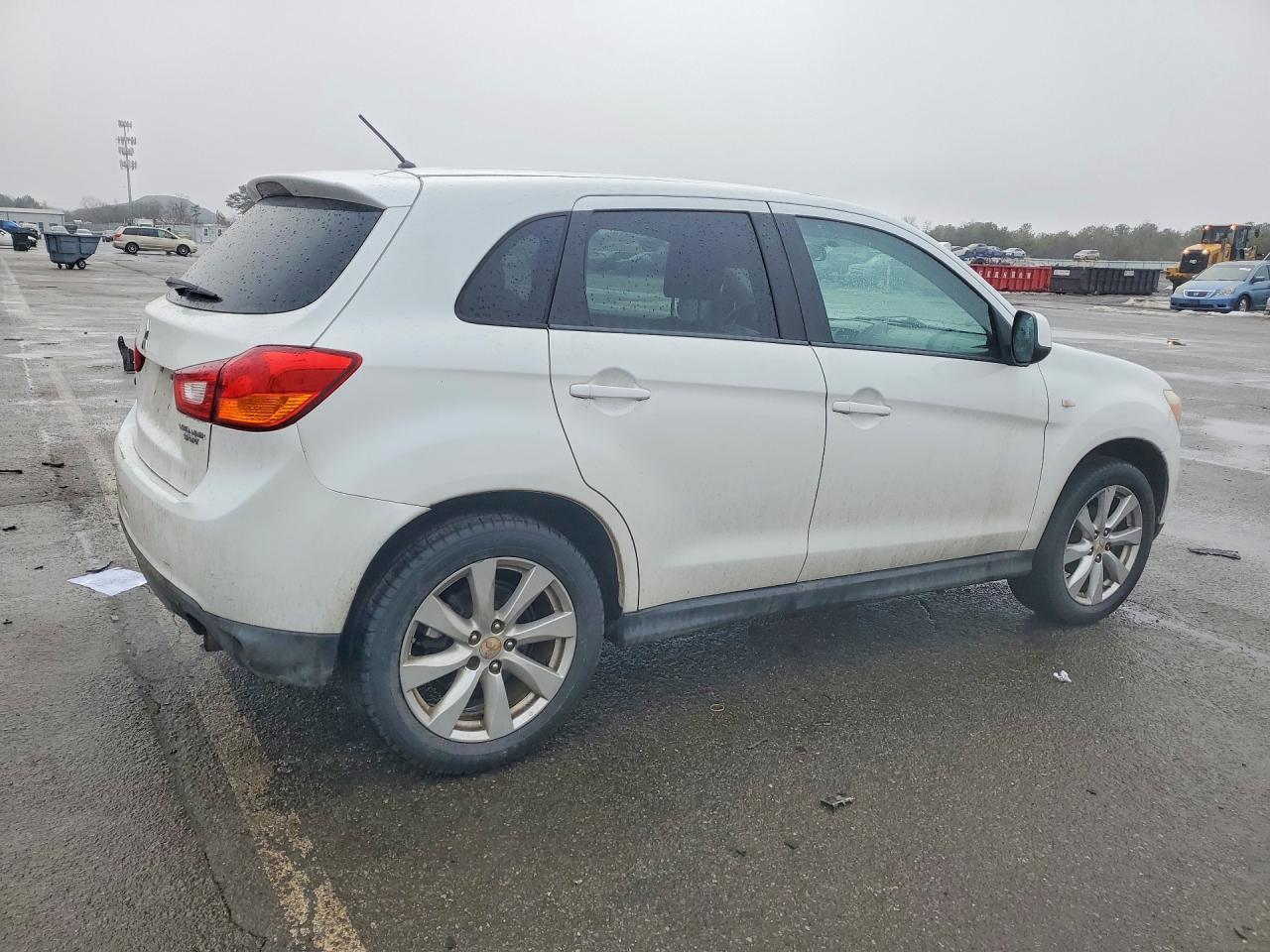 2014 Mitsubishi Outlander Sport Es - Фото 3