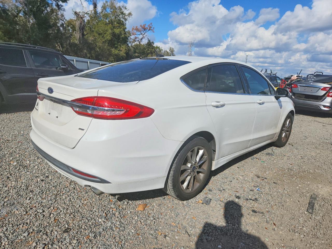 2017 Ford Fusion Se - Image 3