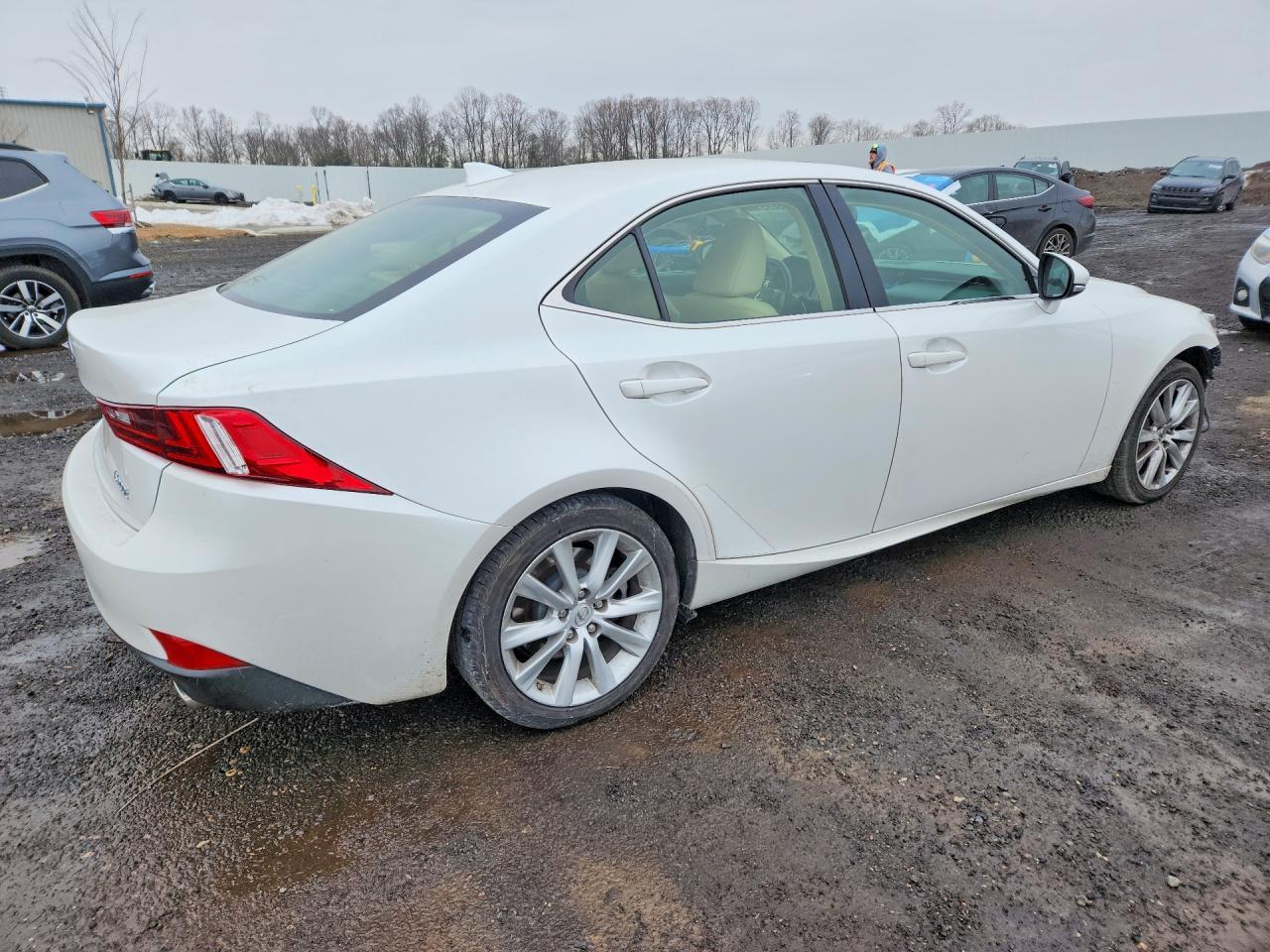 2016 Lexus Is 200T - Фото 3