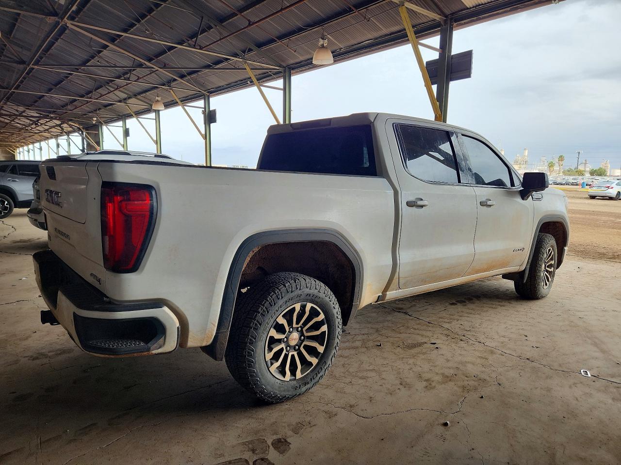 2019 GMC Sierra K1500 At4 - Фото 3
