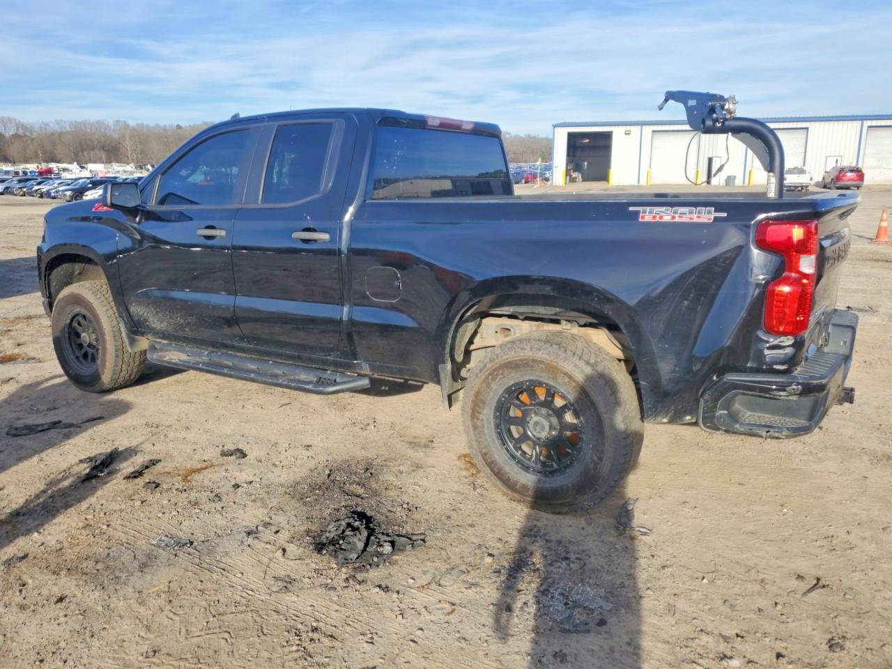 2019 Chevrolet Silverado K1500 Trail Boss Custom - Фото 2