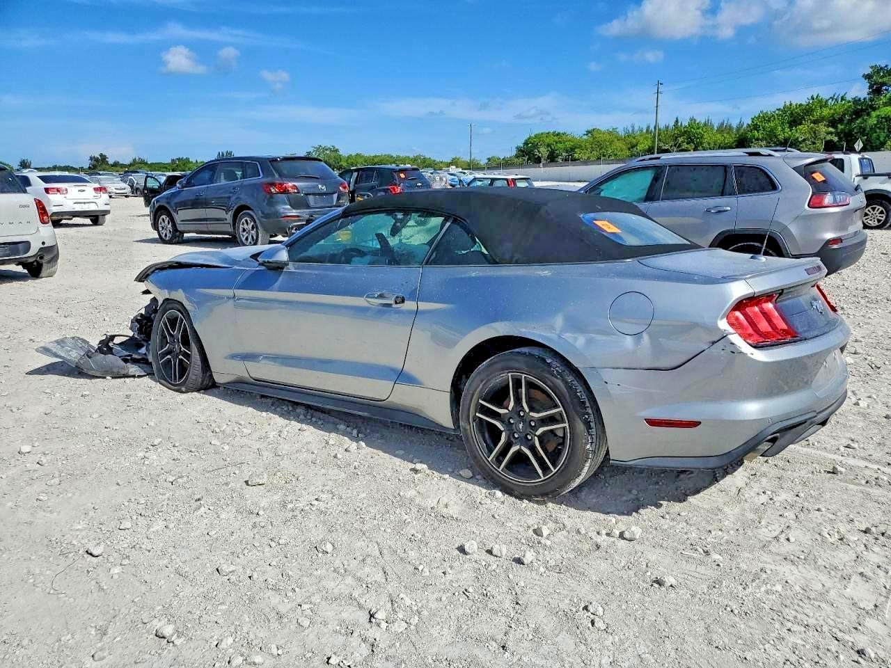 2020 Ford Mustang - Фото 2