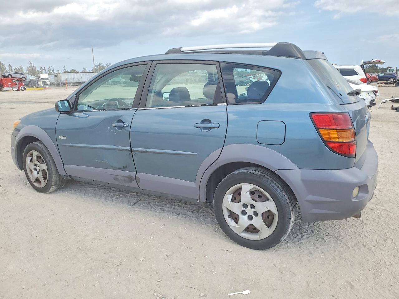 2006 Pontiac Vibe - Фото 2