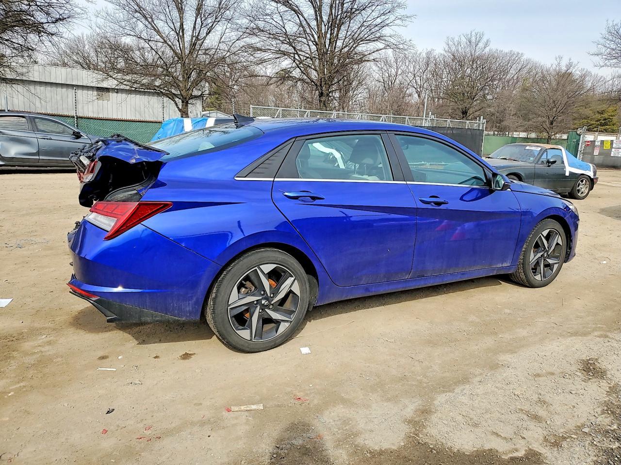 2023 Hyundai Elantra Limited - Фото 3