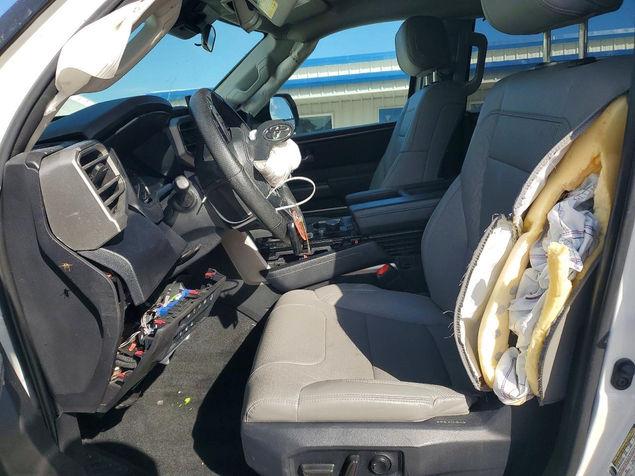 2024 Toyota Tundra Crewmax Sr - Image 7