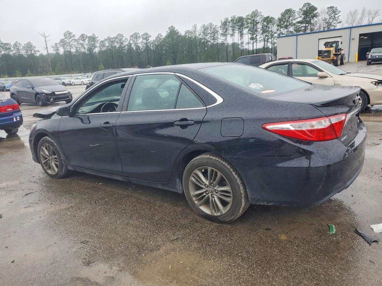 2015 Toyota Camry Se - Фото 2