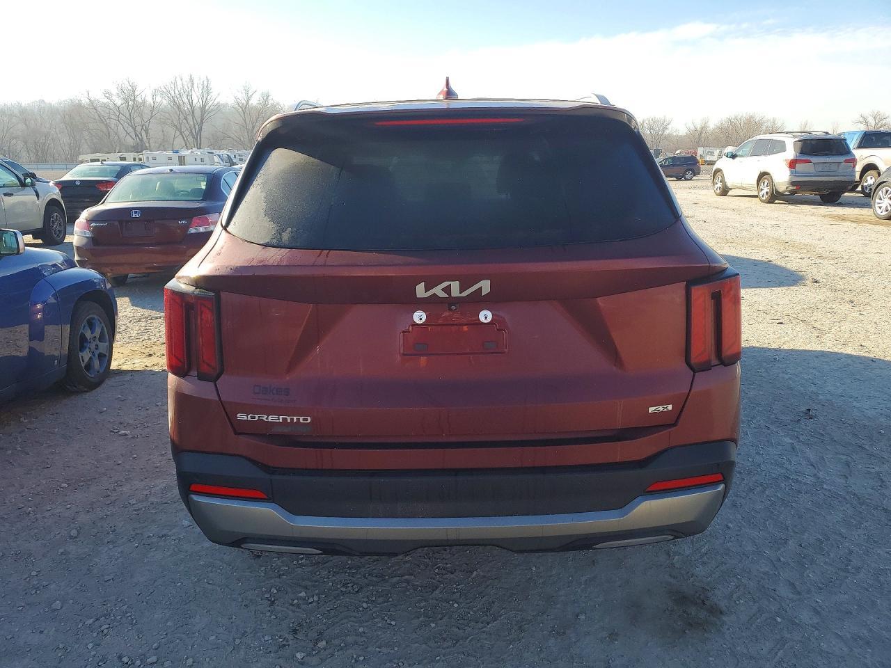 2025 Kia Sorento S - Фото 6