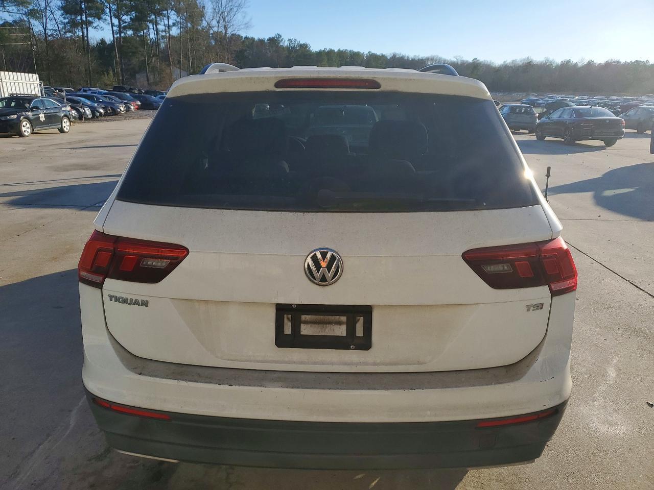 2018 Volkswagen Tiguan S - Image 6