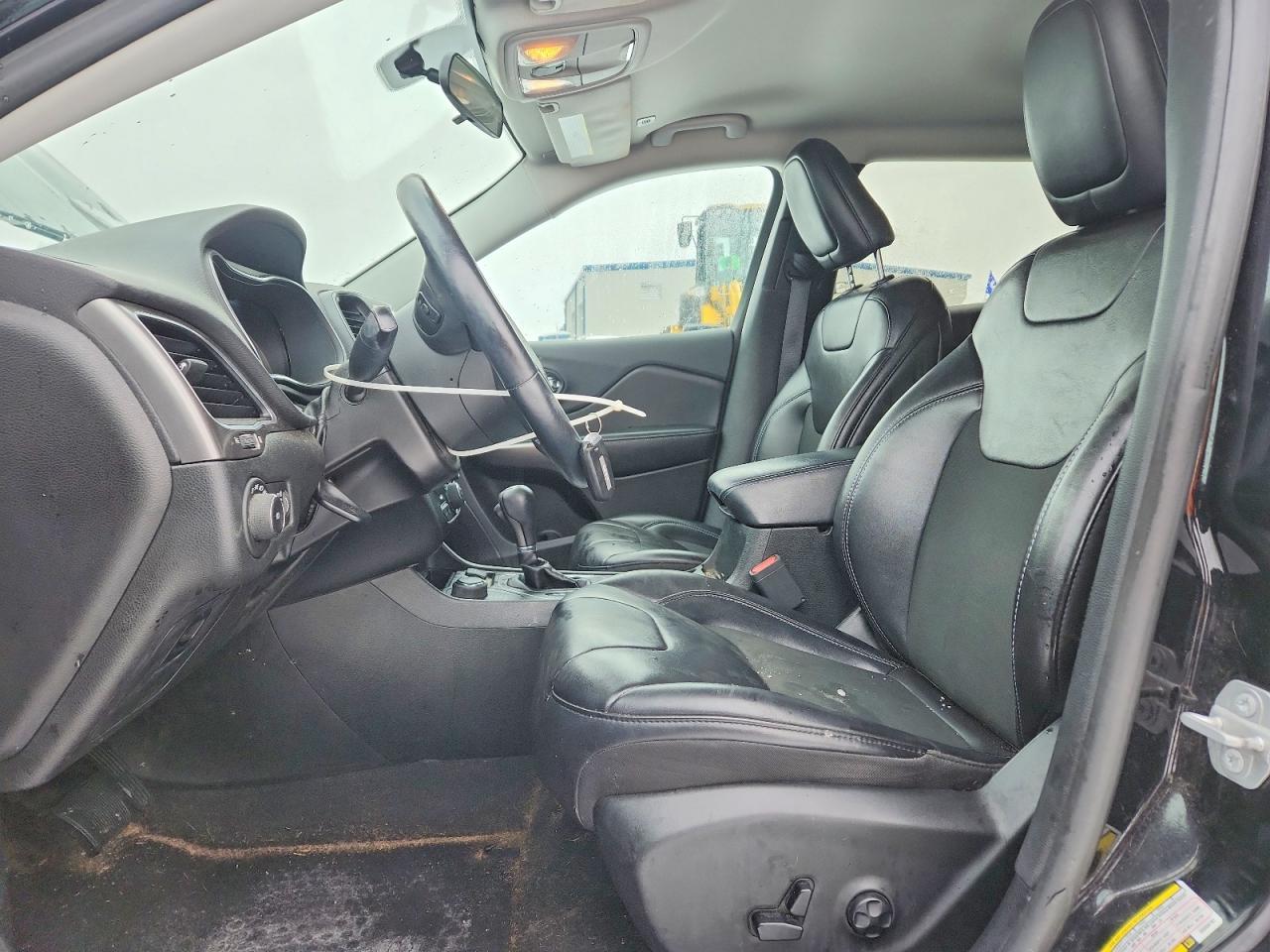 2019 Jeep Cherokee Latitude Plus - Image 7